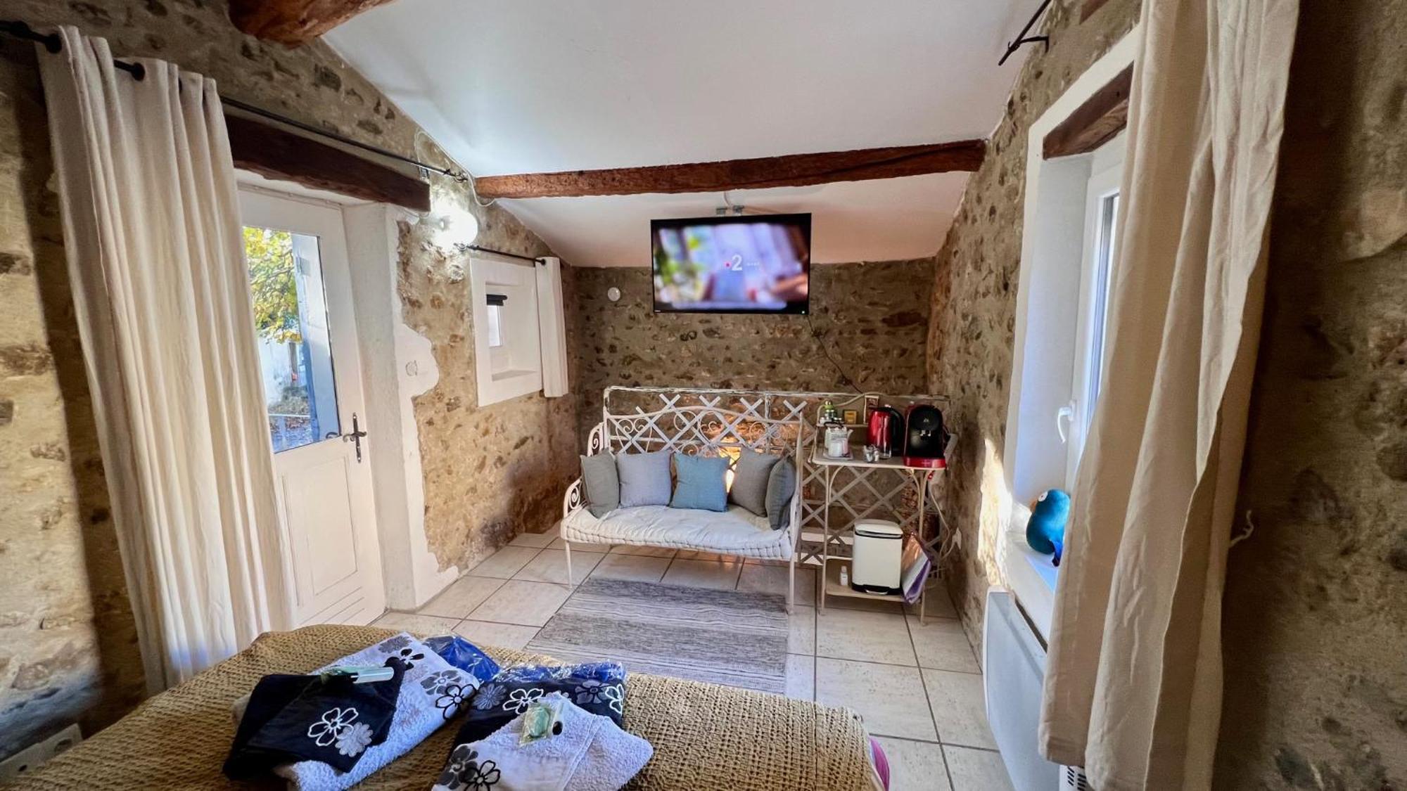Chambre D'Hotes Lou Pataclet Charols Екстер'єр фото